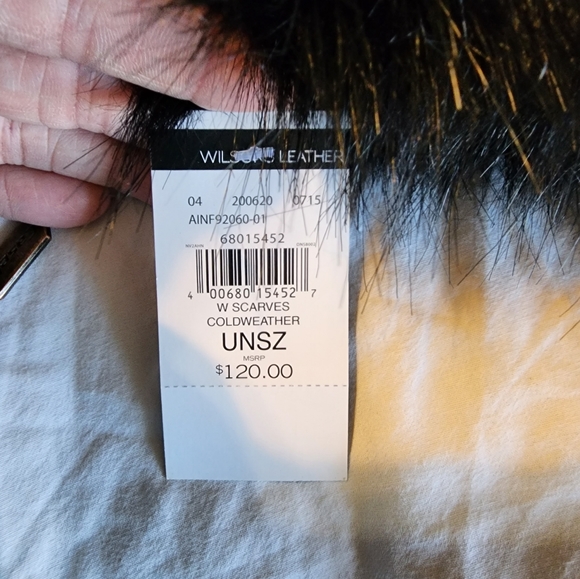 Faux Fur wilson leather single loop scarf - Picture 3 of 3